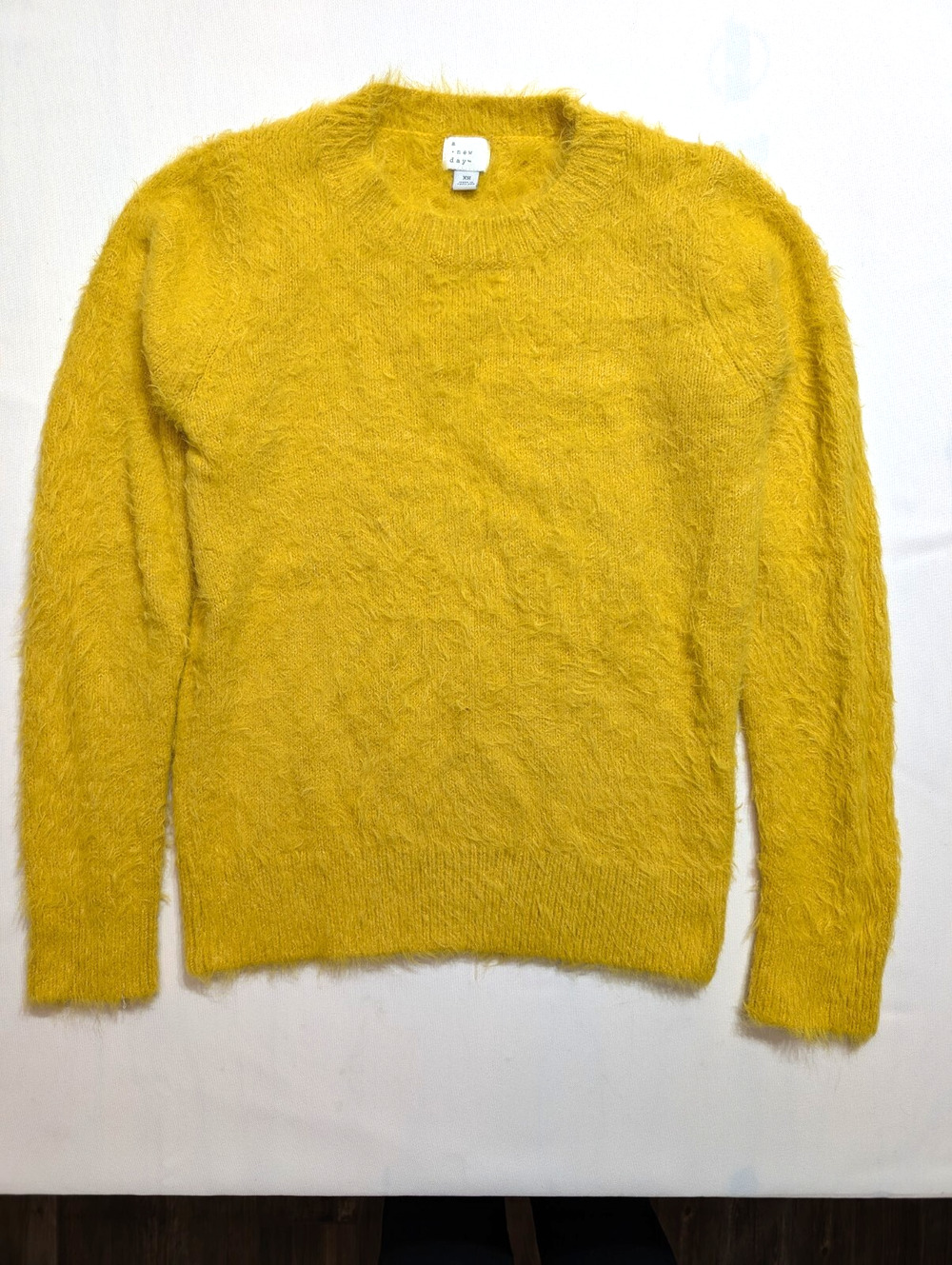 a new day Women's Sweater Size XS Extra Small Yellow Soft Furry Acrylic